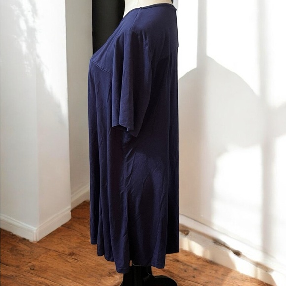 Blue Relaxed Tunic with Cutout Neckline and Short Sleeves - Picture 2 of 5